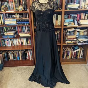 𝅺JJ collections black lace beaded illusion top satin skirt evening gown sz 8 nwt